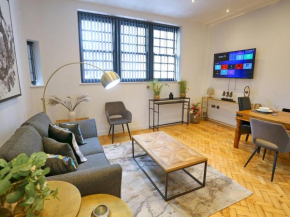 New Build Duplex Minutes From City Centre Pass the Keys